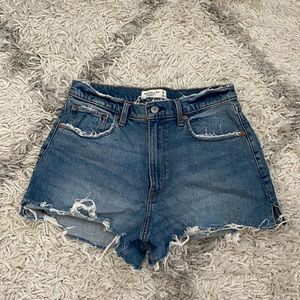 Abercrombie High Rise Cutoff Short Curve Love